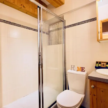 1850, 2 Pieces Ideal Pour 4, Wi-fi Et Balcon - Fr-1-575-242 Courchevel